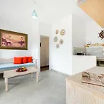 Pensión Moschatos House Kamári