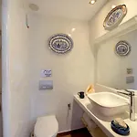 Moschatos House Pensión