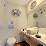 Moschatos House