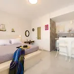 Moschatos House