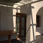 Pensión Moschatos House