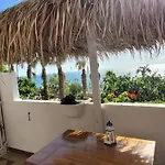 Moschatos House Pensión 4*