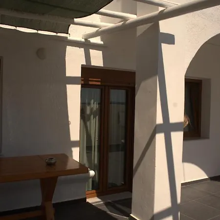 Pensionat Moschatos House