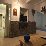 Moschatos House 게스트하우스
