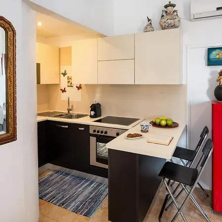 Moschatos House 4* Kamári