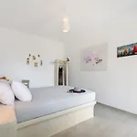 Moschatos House