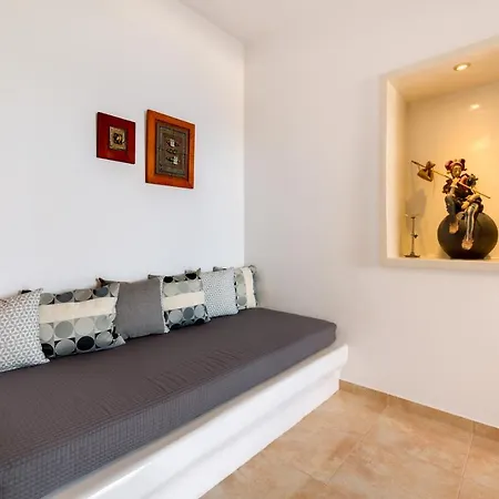 Moschatos House Guest house
