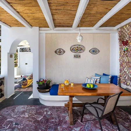 Moschatos House