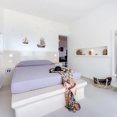 Moschatos House Kamári