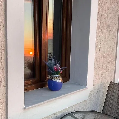 Moschatos House