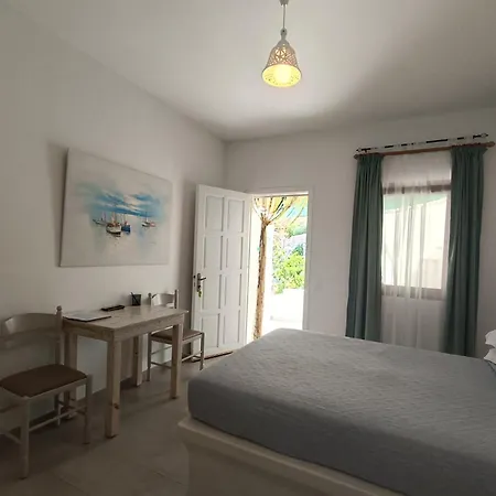 Moschatos House