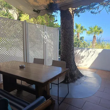 Moschatos House 4*
