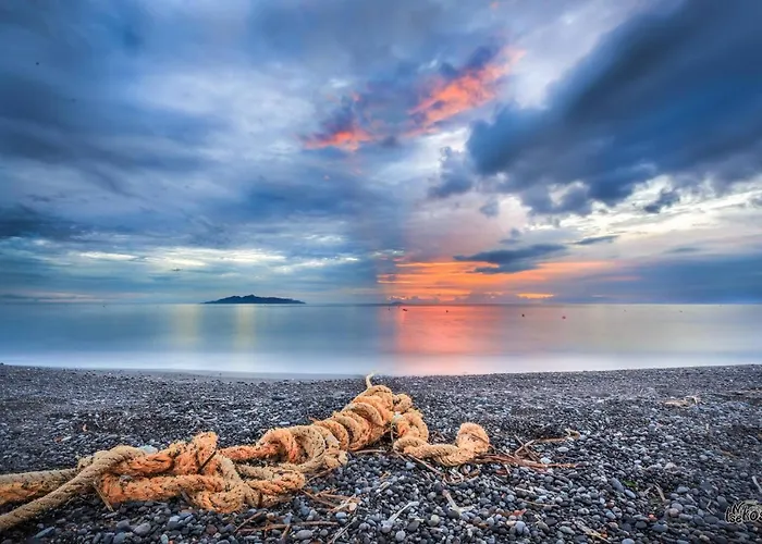 Moschatos House Guest house