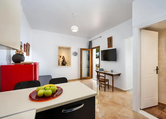 Pensión Moschatos House Kamári