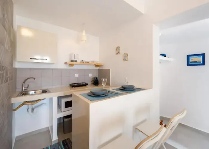 Guest house Moschatos House 4*