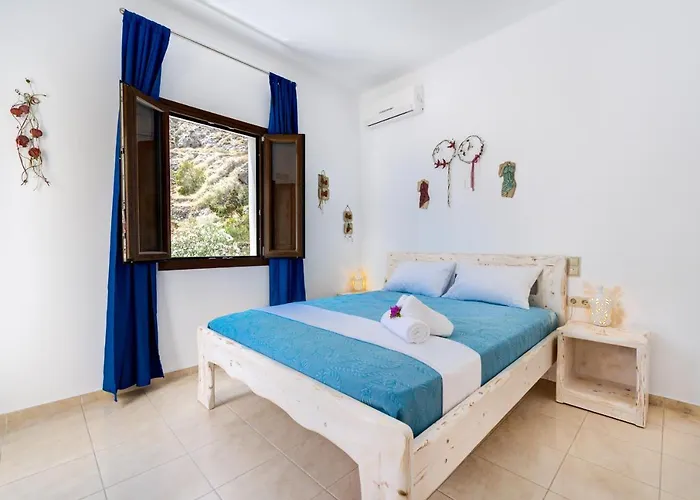 Moschatos House Guest house Kamari (Santorini)