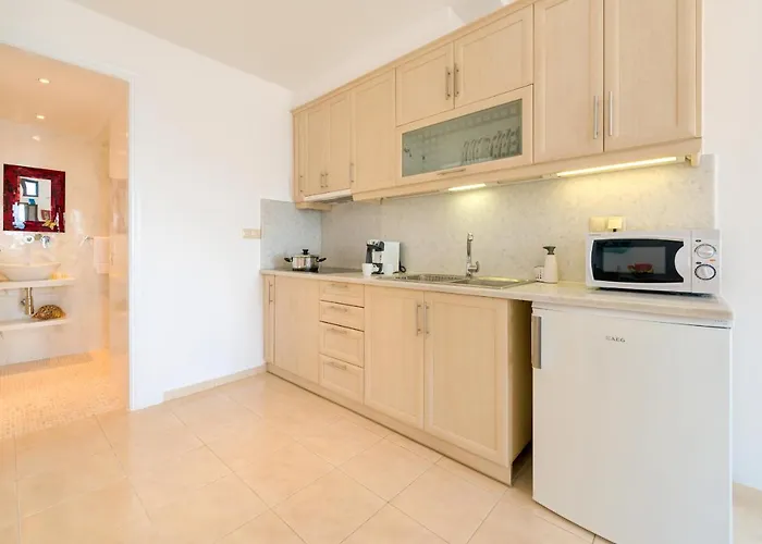 Guest house Moschatos House Kamari (Santorini)