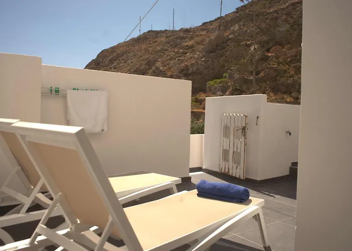 Moschatos House Guest house