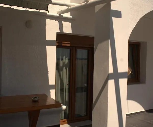 Guest house Moschatos House