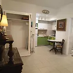 Moschatos House 4*