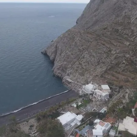 Moschatos House Kamári