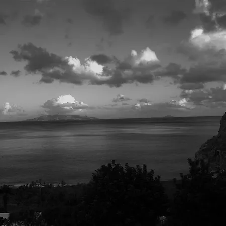 Moschatos House 4* Καμάρι