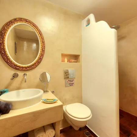 Moschatos House Gasthof Kamári