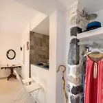 Moschatos House Affittacamere 4*